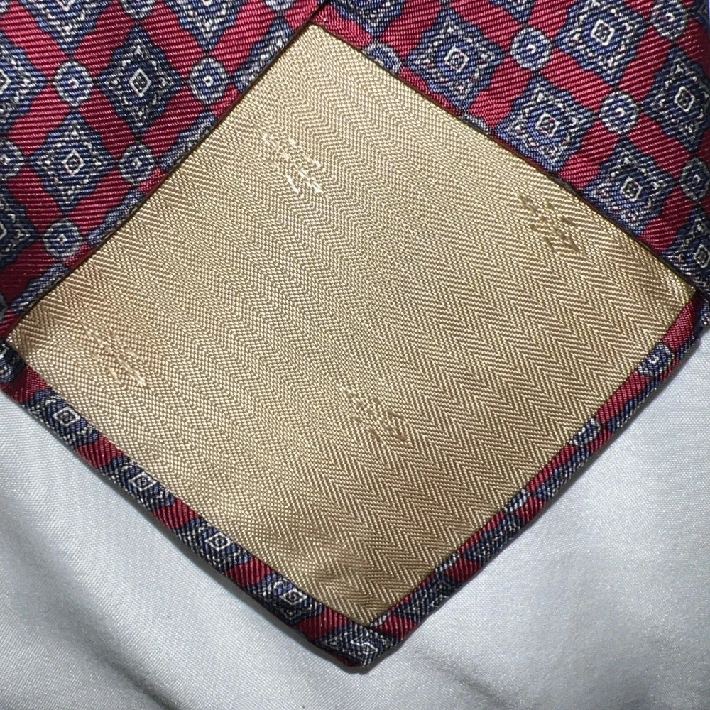 Men's Neck Tie 100% silk From Italy. Handmade In USA